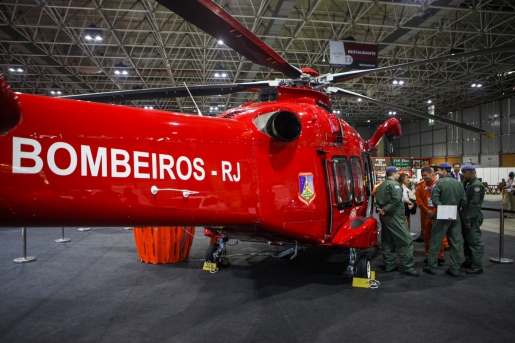Bombeiros apresentam novas viaturas e helicópteros na LAAD 2023