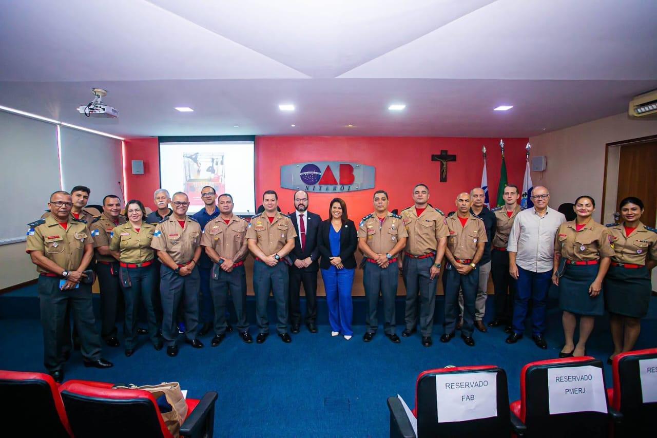 Militares do CBMERJ participam de Simpósio Solidário na OAB de Niterói ⁣