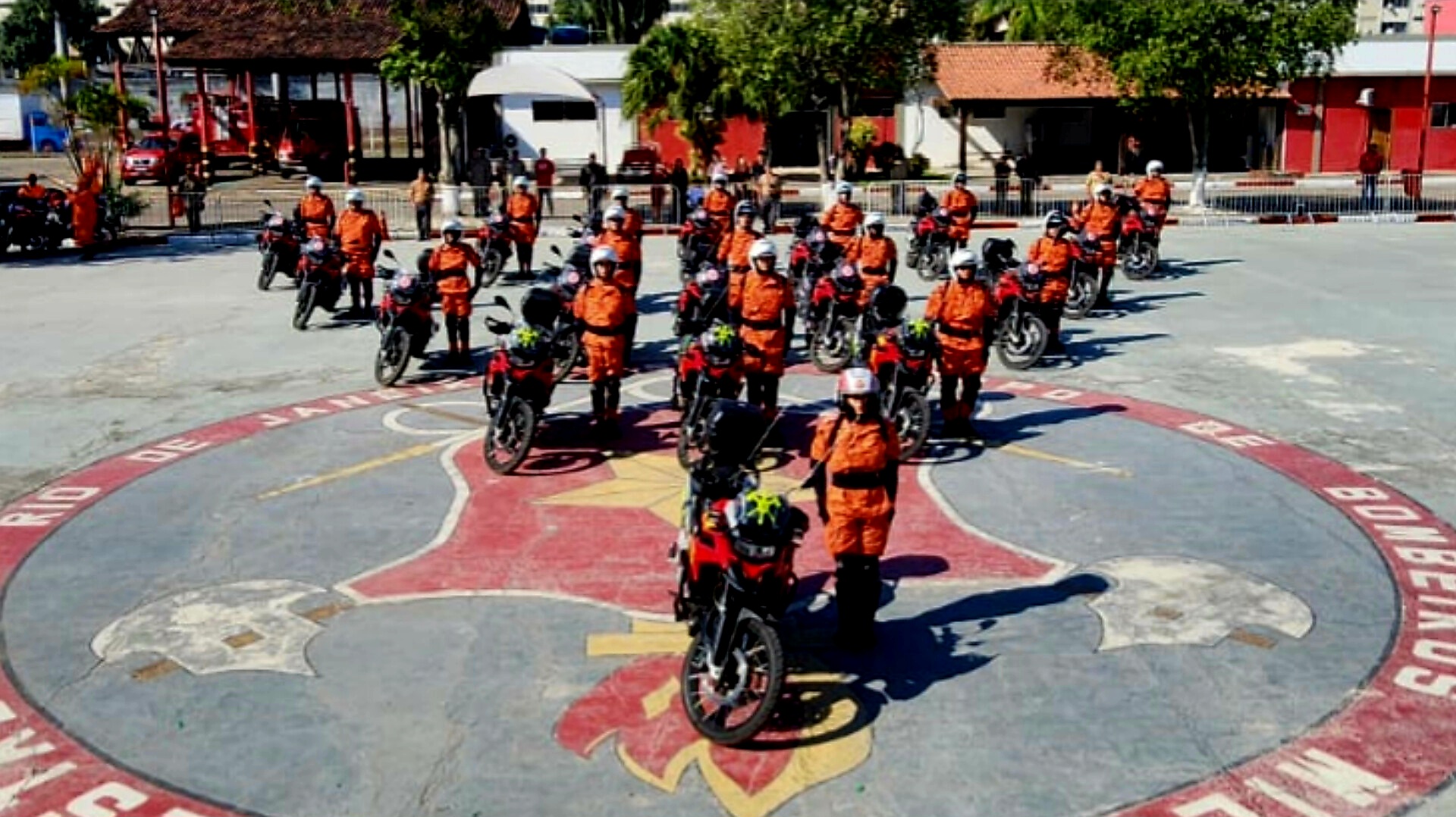 CBMERJ forma novos especialistas em operações com motocicletas​