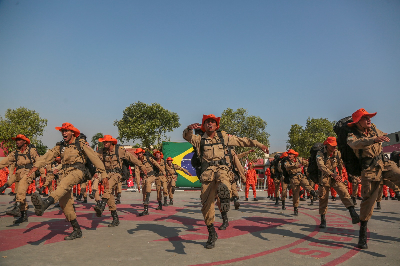 Cadetes do CBMERJ concluem Estágio Básico de Busca, Resgate e Sobrevivência