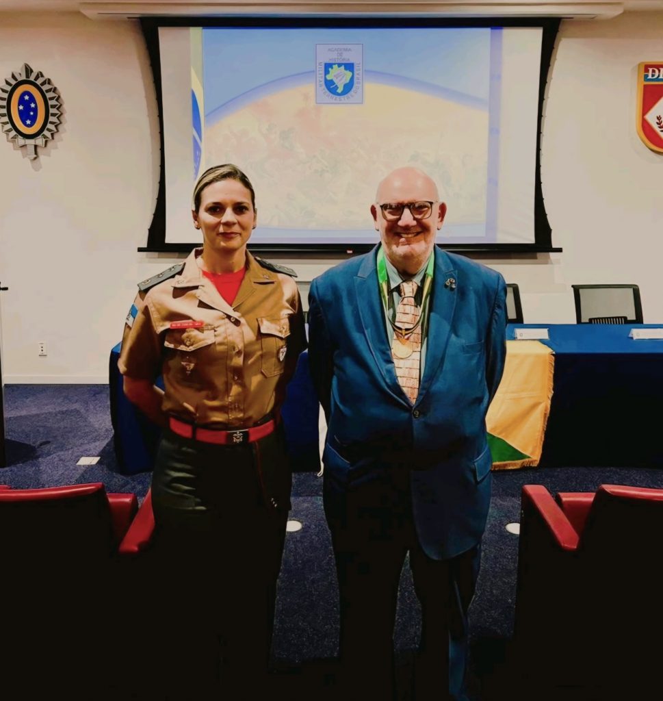 CBMERJ participa de cerimônia de posse dos presidentes de honra da Academia de História Militar⁣