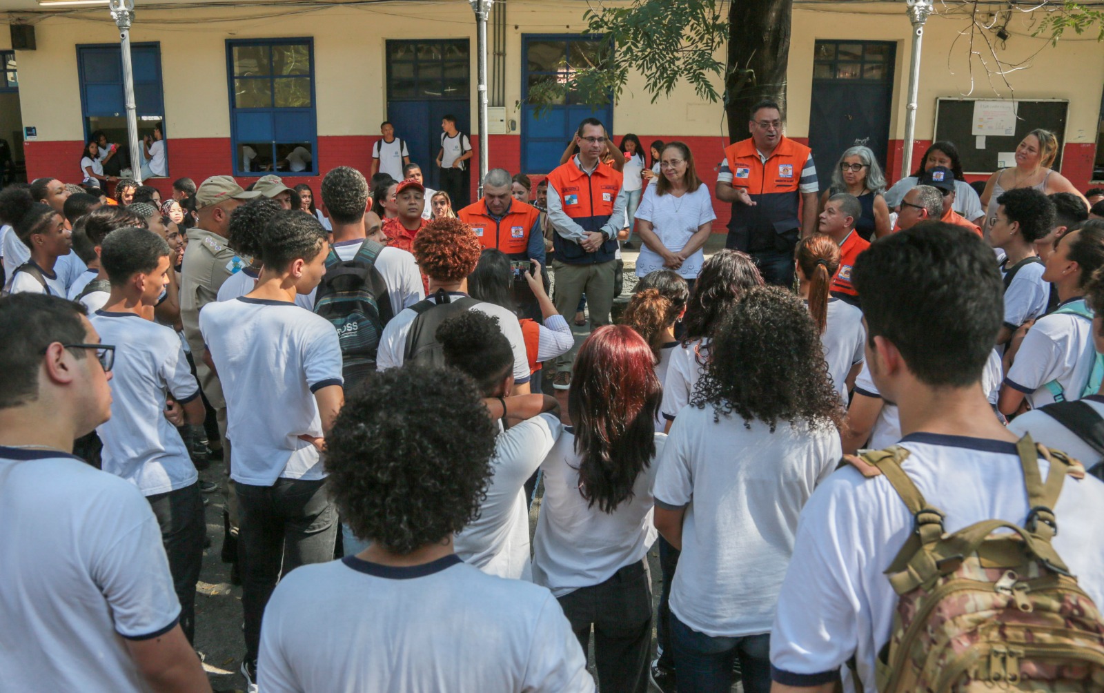 Defesa Civil Estadual e Corpo de Bombeiros RJ realizam simulado de desocupação em escolas públicas