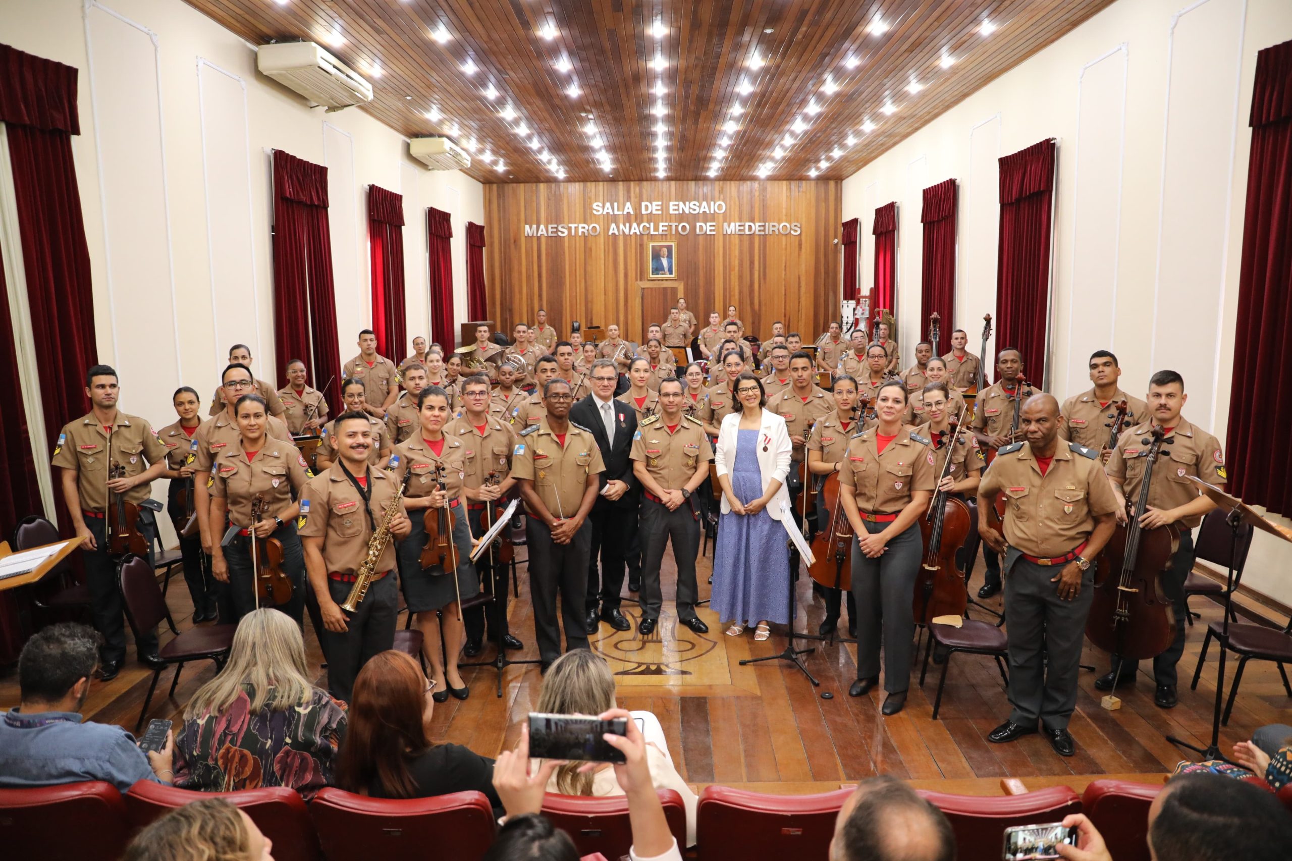 CBMERJ celebra legado cultural e reconhece contribuições com a Medalha Mérito Avante Bombeiro