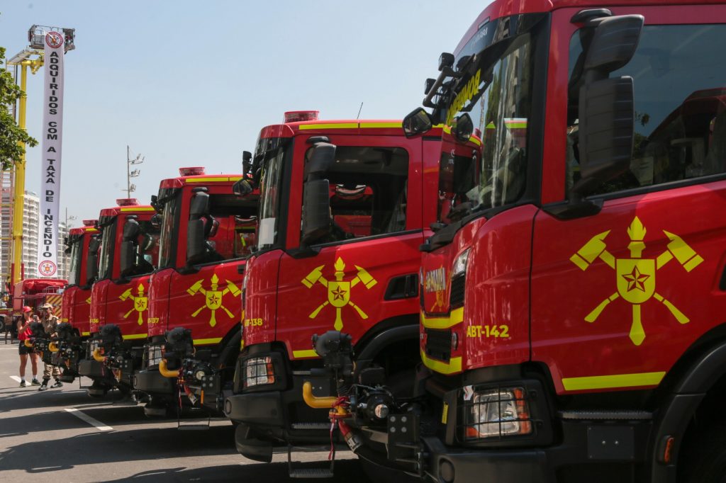 Governo do Estado e Corpo de Bombeiros do Rio entregam novas viaturas e equipamentos para reforçar a segurança da população