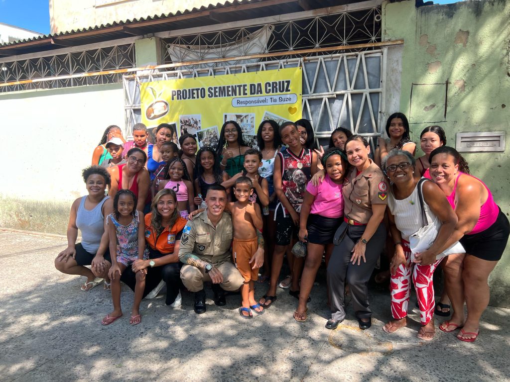 Corpo de Bombeiros realiza ações socioeducativas junto a projeto social de Madureira